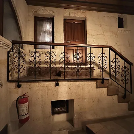 스톤 하우스 케이브