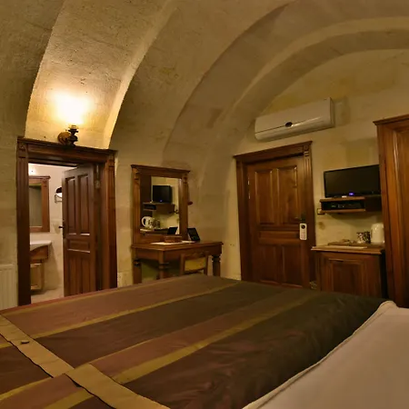 스톤 하우스 케이브 괴레메