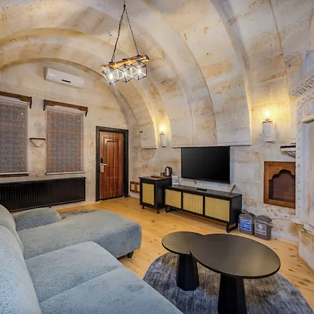 Stone House Cave Гореме