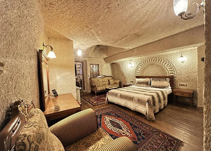 스톤 하우스 케이브 괴레메