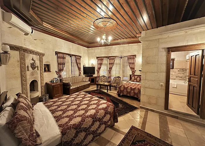 Hotel Stone House Cave